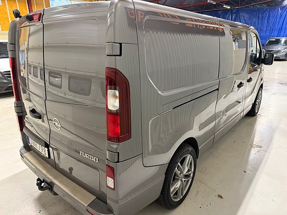 Opel Vivaro 4 of 14