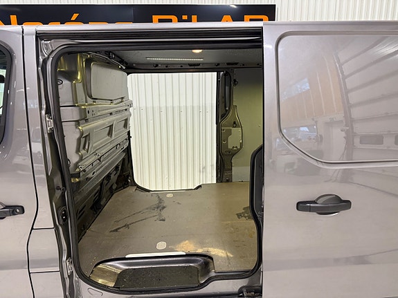 Opel Vivaro 9 of 14
