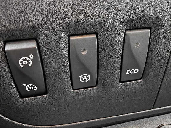 Nissan NV400 12 of 16