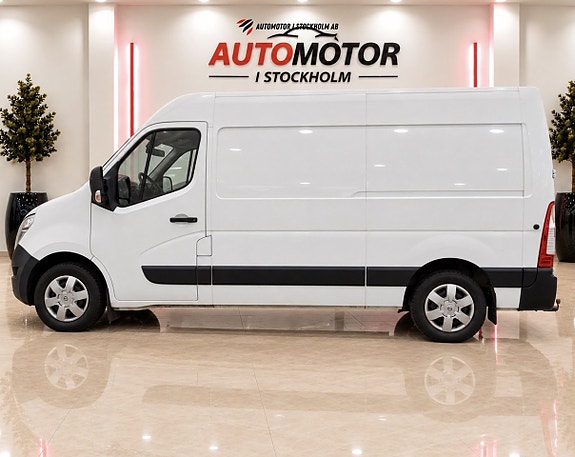 Nissan NV400 3 of 16