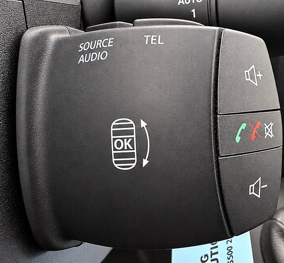 Nissan NV400 15 of 16