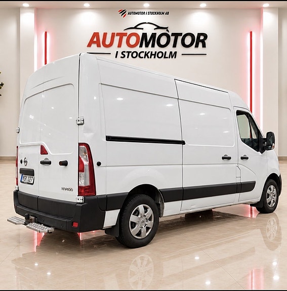 Nissan NV400 4 of 16