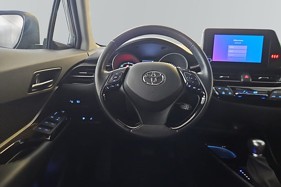 Toyota C-HR 9 of 18