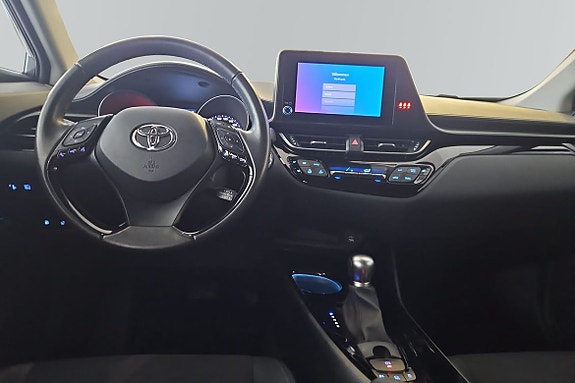 Toyota C-HR 8 of 18