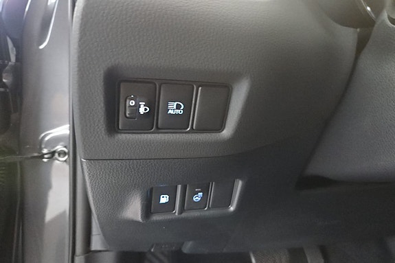 Toyota C-HR 14 of 18