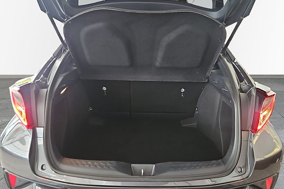 Toyota C-HR 10 of 18