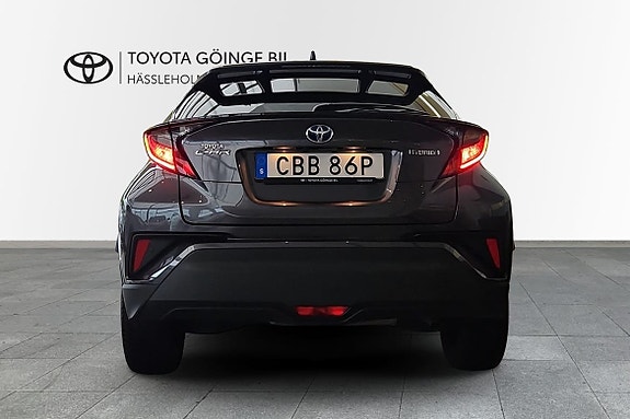 Toyota C-HR 4 of 18