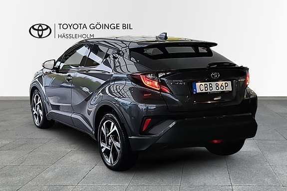 Toyota C-HR 2 of 18