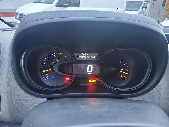 Renault Trafic 14 of 14