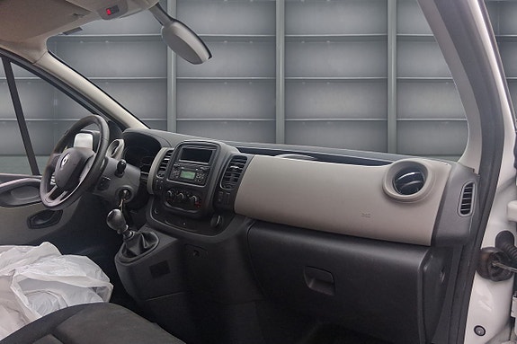 Renault Trafic 10 of 14