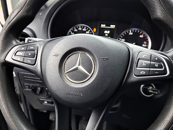 Mercedes-Benz Vito 111 17 of 21