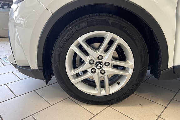 Toyota C-HR 15 of 18