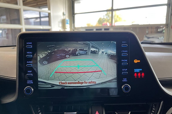 Toyota C-HR 13 of 18