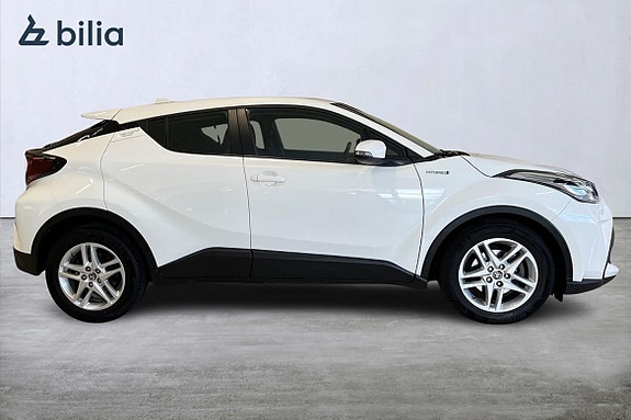 Toyota C-HR 16 of 18