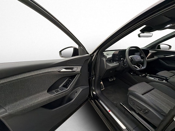 Audi Q6 e-tron 12 of 30