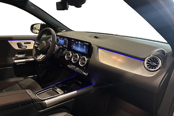 Mercedes-Benz GLA 250 e 9 of 17