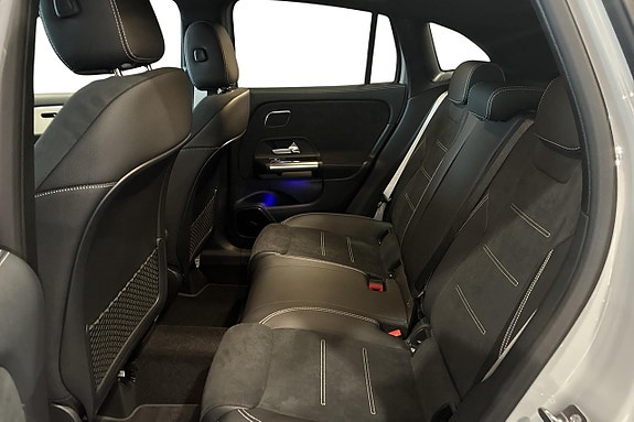 Mercedes-Benz GLA 250 e 11 of 17