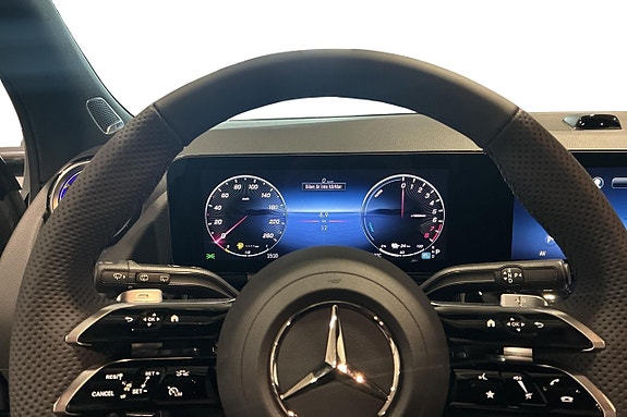 Mercedes-Benz GLA 250 e 7 of 17