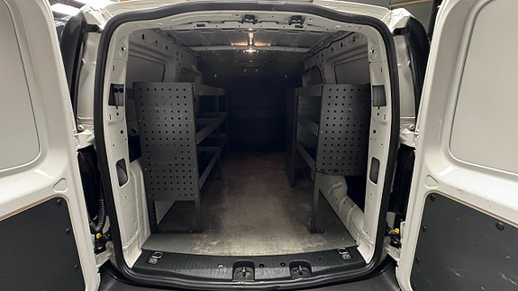 Volkswagen Caddy Maxi 17 of 18