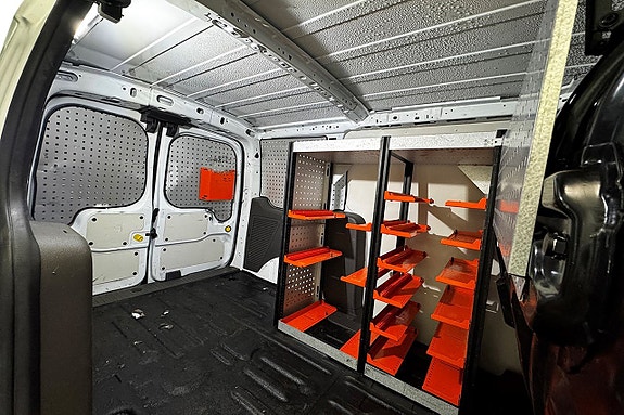 Ford Transit Connect 11 of 24