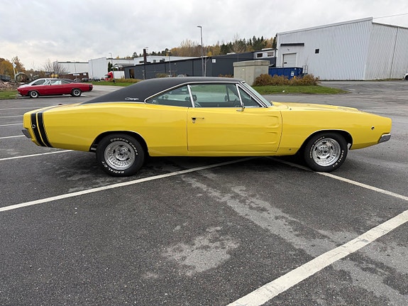 Dodge Charger 5 of 21