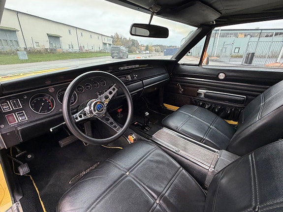 Dodge Charger 12 of 21