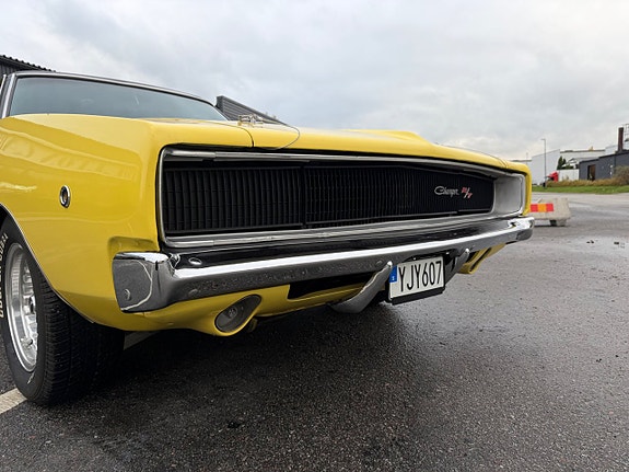 Dodge Charger 3 of 21