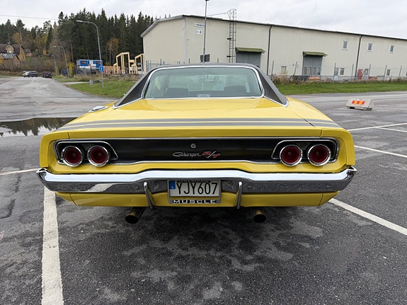Dodge Charger 7 of 21