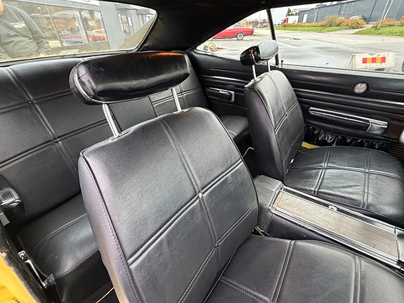 Dodge Charger 16 of 21