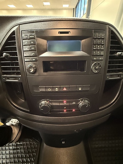 Mercedes-Benz Vito 114 9 of 12