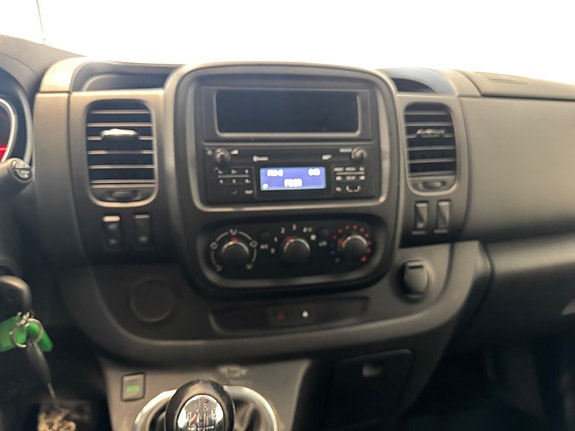 Opel Vivaro 8 of 9