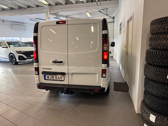 Opel Vivaro 4 of 9