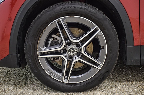 Mercedes-Benz GLA 200 26 of 30