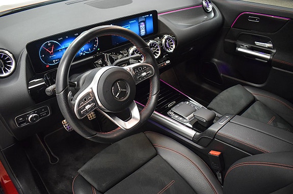 Mercedes-Benz GLA 200 8 of 30