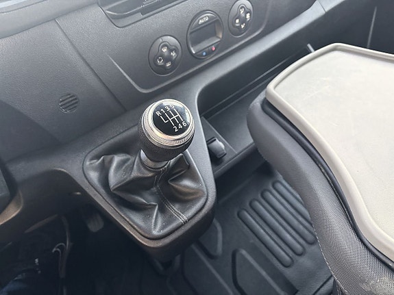 Renault Master 15 of 15