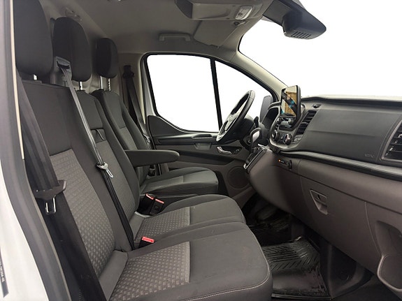 Ford Transit Custom 15 of 17