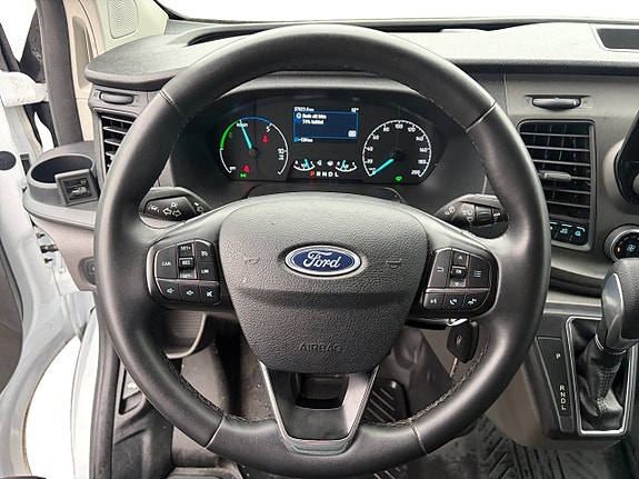 Ford Transit Custom 11 of 17