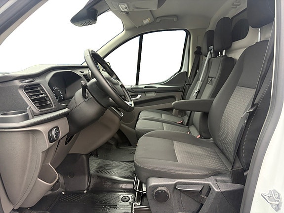 Ford Transit Custom 13 of 17