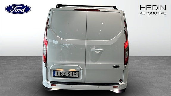 Ford Transit Custom 7 of 12