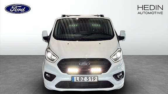 Ford Transit Custom 8 of 12