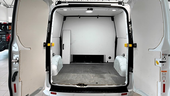 Ford Transit Custom 11 of 12