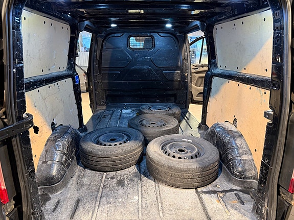 Ford Transit Custom 15 of 19
