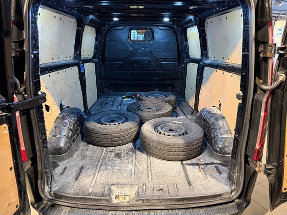 Ford Transit Custom 14 of 19