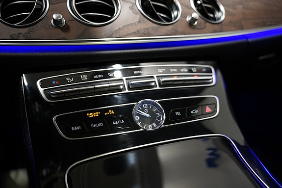 Mercedes-Benz E 220 d 15 of 21