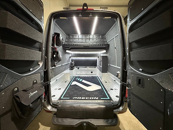 Mercedes-Benz Sprinter 319 17 of 27