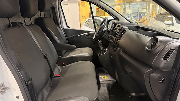 Renault Trafic 6 of 18