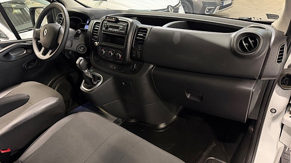 Renault Trafic 8 of 18
