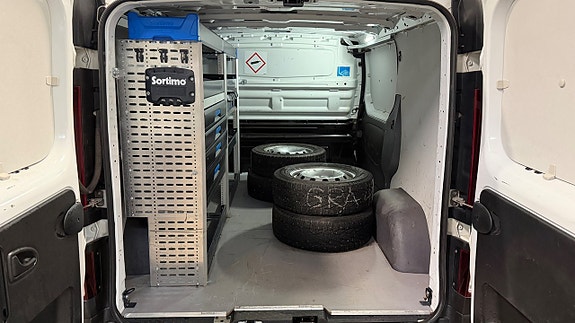 Renault Trafic 11 of 18