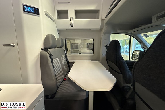 Volkswagen California Grand 600 9 of 21