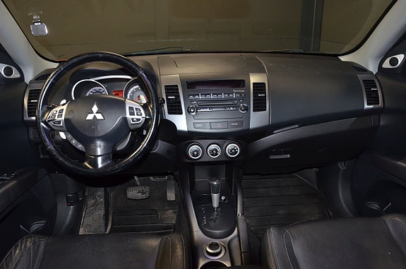 Mitsubishi Outlander 13 of 17